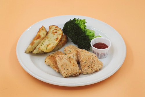  Chicken Nuggets with potato wedges 